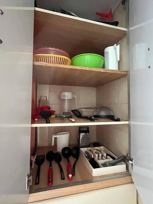 Confortable En Hermoso Condominio. Apartamento